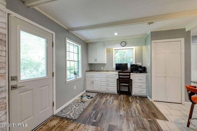 Building Photo - 108 Frances Ave