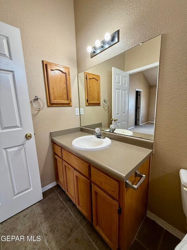 Building Photo - 3401 Tierra Zafiro Dr