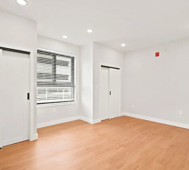 Building Photo - 5001 Frankford Ave