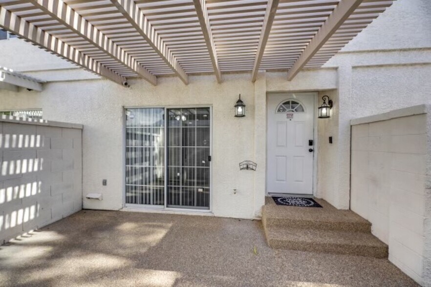 Building Photo - 7938 Cina Ave