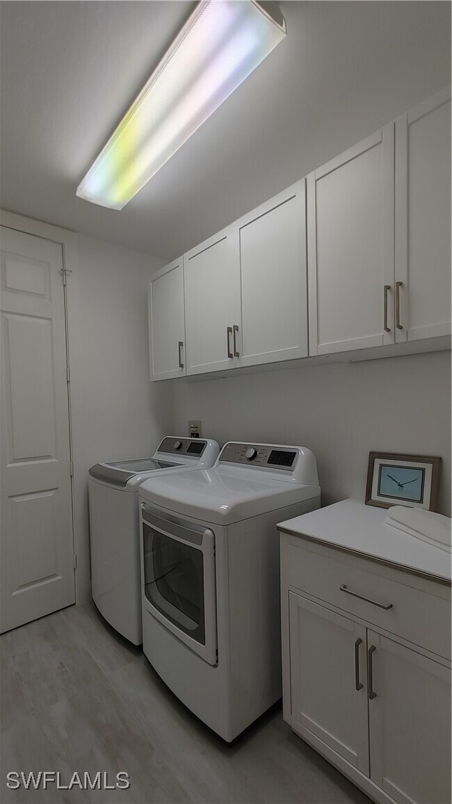 Building Photo - 400 Flagship Dr