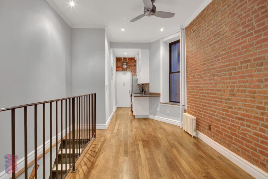 Primary Photo - 60 Avenue B