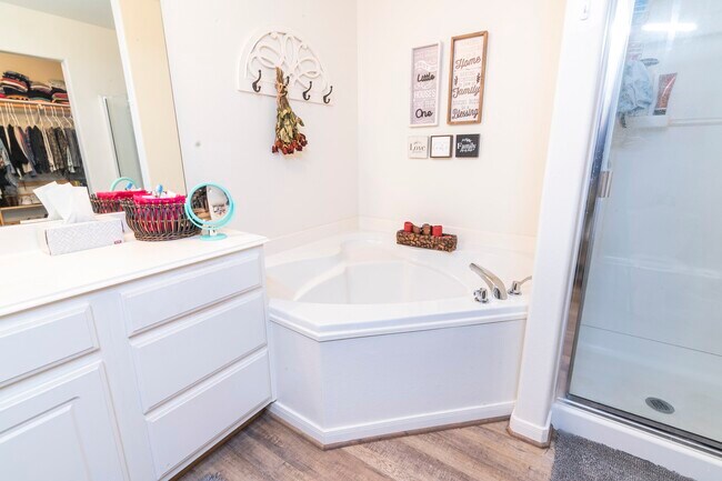 Building Photo - 28830 Bosque River Ct