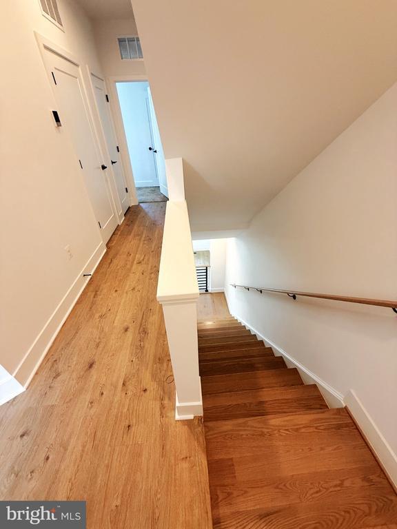 Building Photo - 33 Lower Service Ct NW