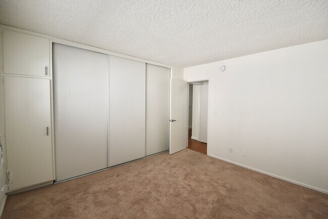 Building Photo - 4414 Woodman Ave