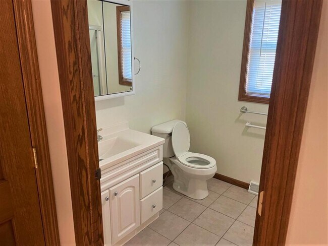 Building Photo - 640 Angel Court