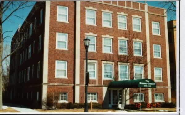 Primary Photo - The Brummel - Elmwood
