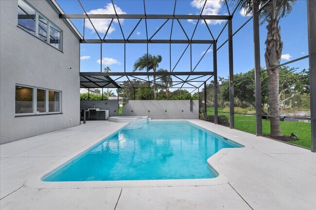 Building Photo - 3824 Gaines Dr