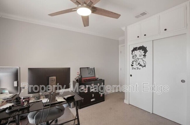 Building Photo - 25502 Jaclyn Ave