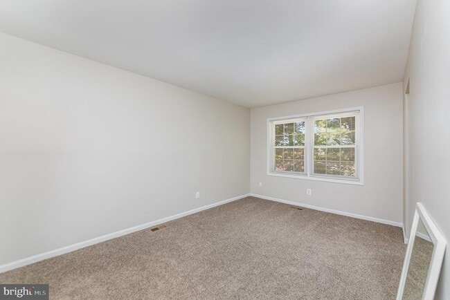 Building Photo - 825 Chesney Ln