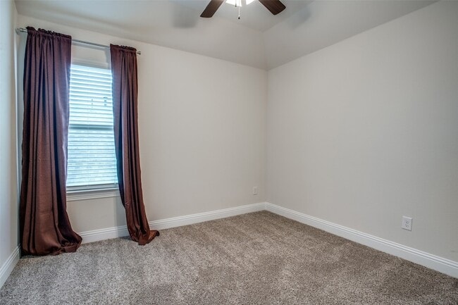 Building Photo - 1304 Wildflower Wy