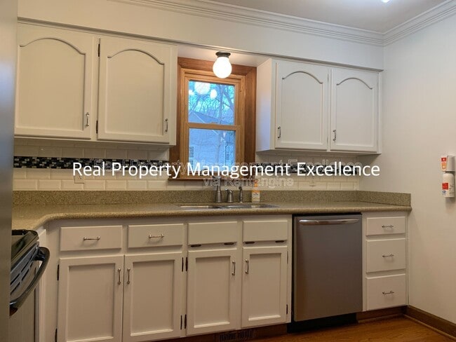 Building Photo - 2605 Diamondhitch Trail