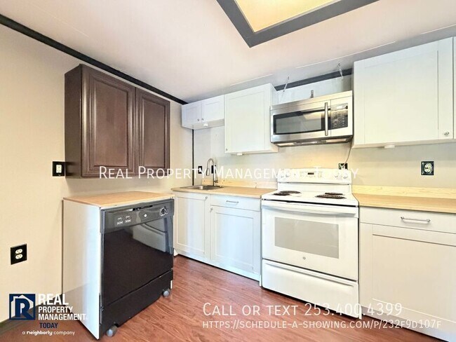 Building Photo - 1531 Vista Dr