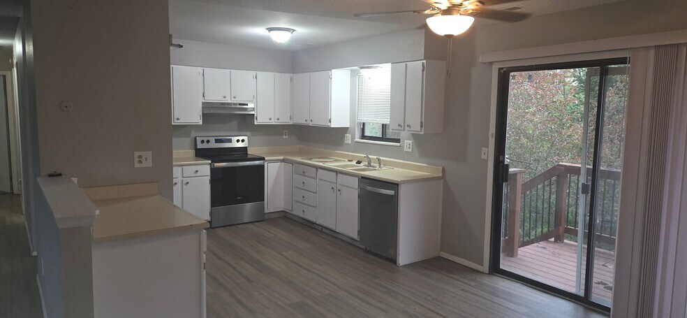 Building Photo - 6729 Dublin Loop W