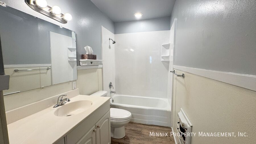 Building Photo - 2806 60th St