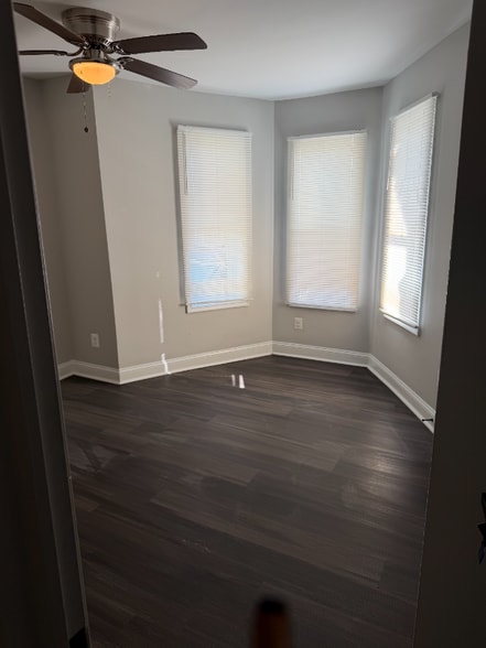 Building Photo - 716 E 23rd St