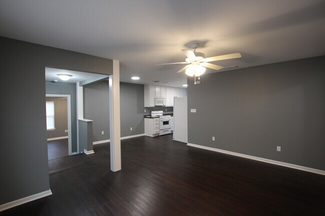 Building Photo - AVAILABLE: 4 Bedroom, 2 Bath in Tyler, Texas!