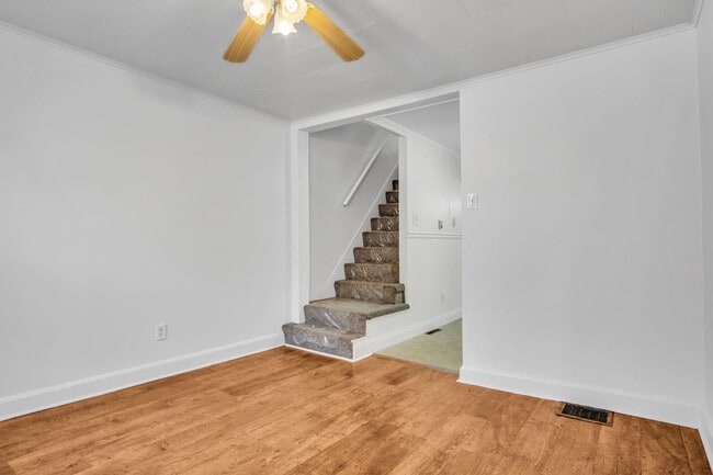 Building Photo - 2 bedroom 1 bathroom located in the heart of Carlisle