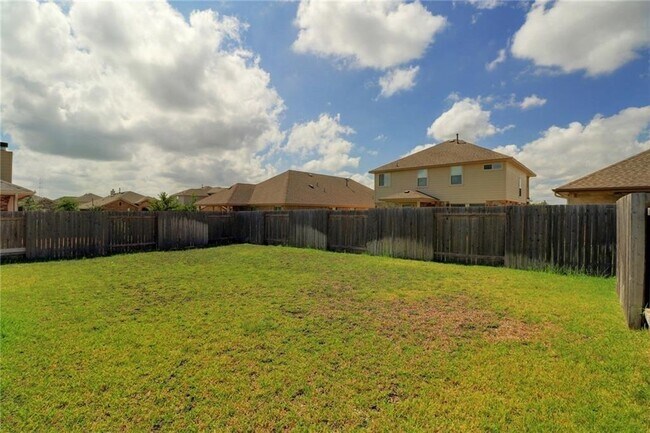 Building Photo - 330 Briar Park Dr