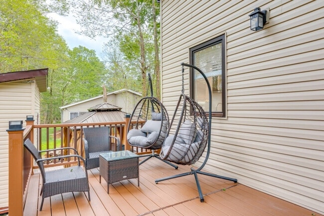 Building Photo - 2135 Rosemont Dr