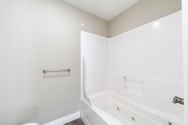 Building Photo - 5604 Hodgsdon Mill Dr