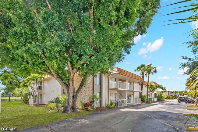 Building Photo - 1830 Maravilla Ave
