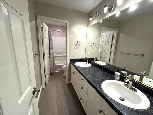 Building Photo - 15904 Noble Point Dr