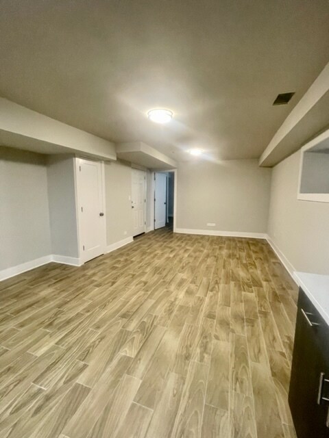 Building Photo - 4450 N Winchester Ave