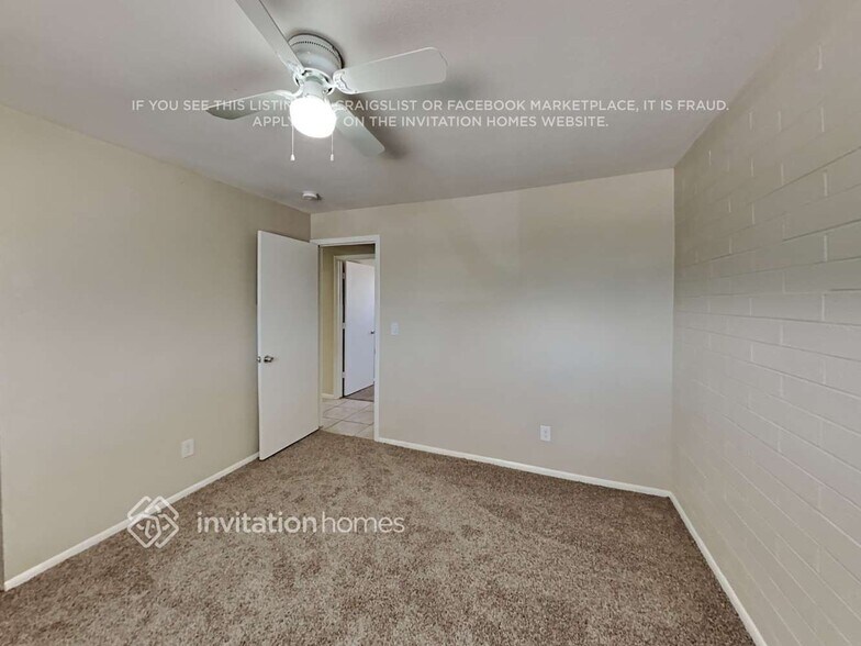 Building Photo - 1314 E Mercer Ln