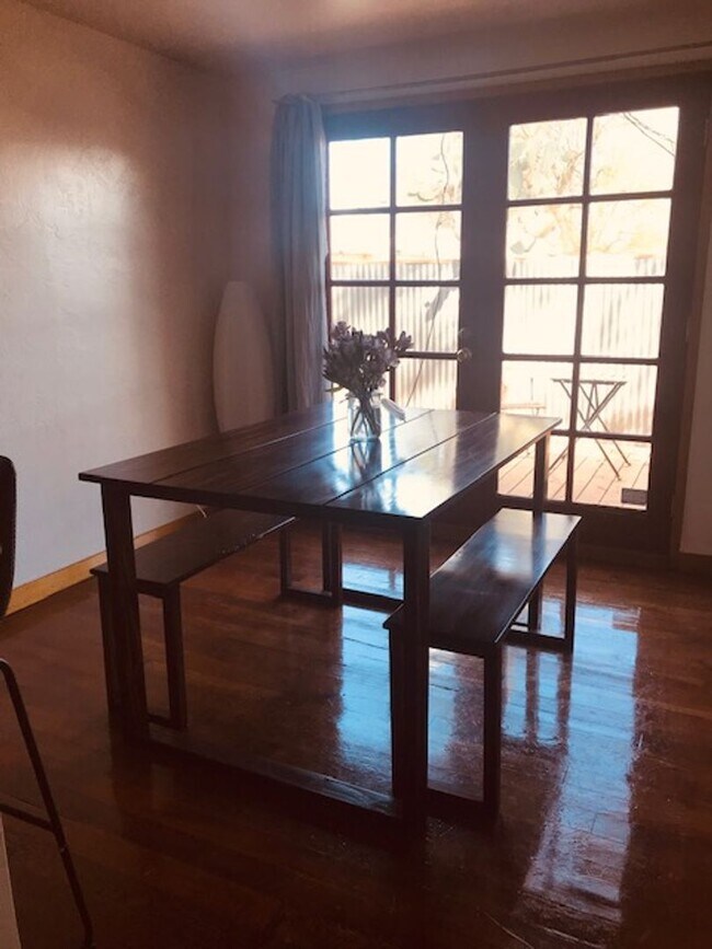 Building Photo - Central Location - 2 beds 1 bath