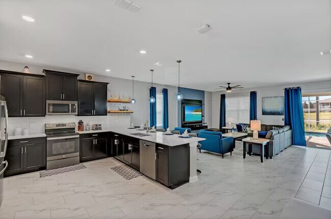 Building Photo - 9016 Sommerset Hills Dr