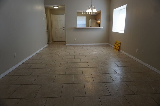 Building Photo - 1290/1292wct