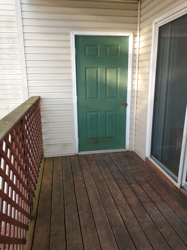 Building Photo - 1288 S Ox Rd