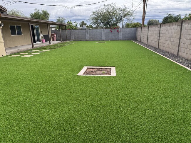 Building Photo - 6843 E Loma Land Dr