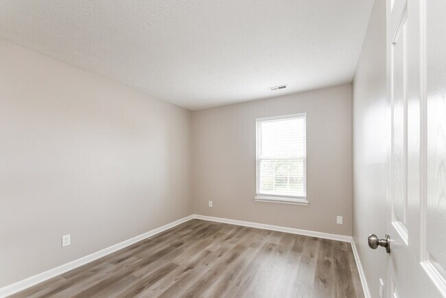 Building Photo - 17124 Rushmore Dr