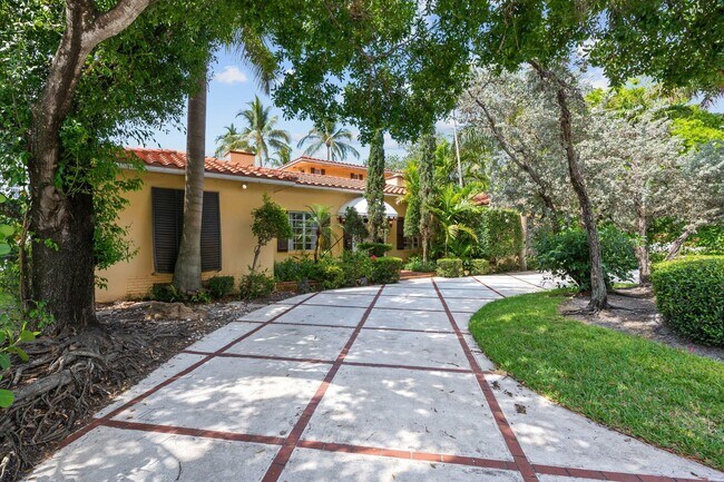 Building Photo - Delmar Place, Fort Lauderdale, FL 33301 - 5 BR 5 BA single-family home