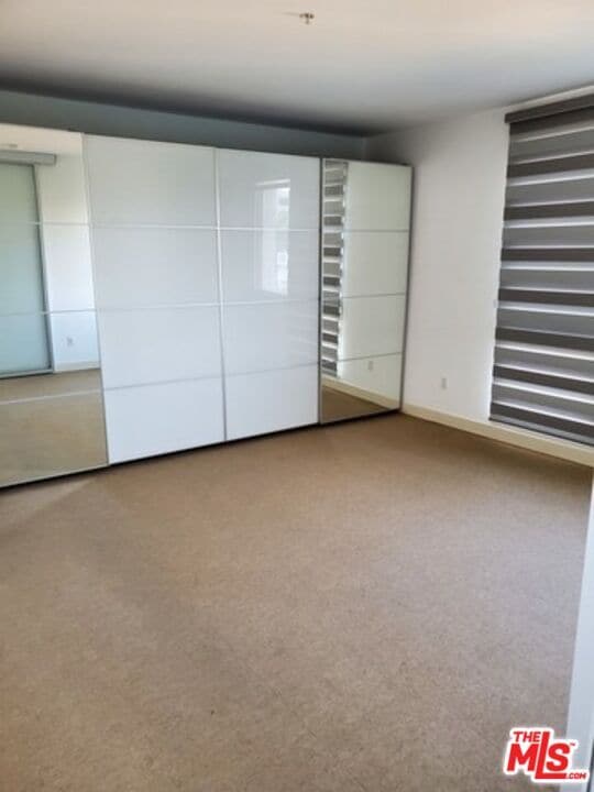 Building Photo - 4260 Vía Arbolada