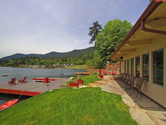 Building Photo - Lake Sutherland Home For Lease!