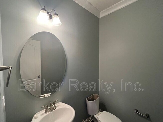 Building Photo - 324 Matilda Pl