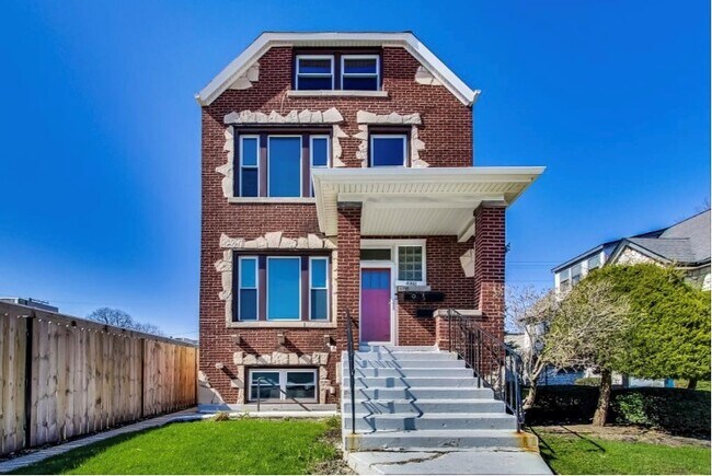 Building Photo - 4988 N Elston Ave