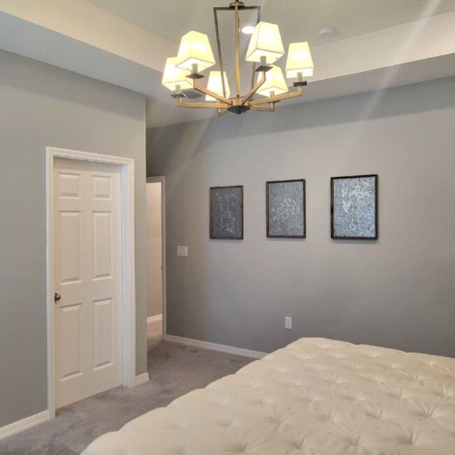Building Photo - 3bed/2.5 Bths Townhome in Fishhawk. Lots o...