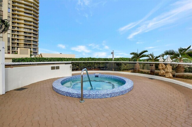 Building Photo - 20185 E Country Club Dr
