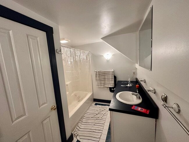 Building Photo - 43 Pleasant St