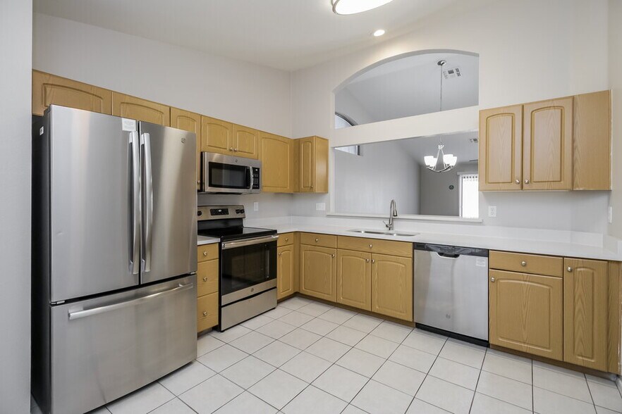 Building Photo - 8711 N 112th Ave