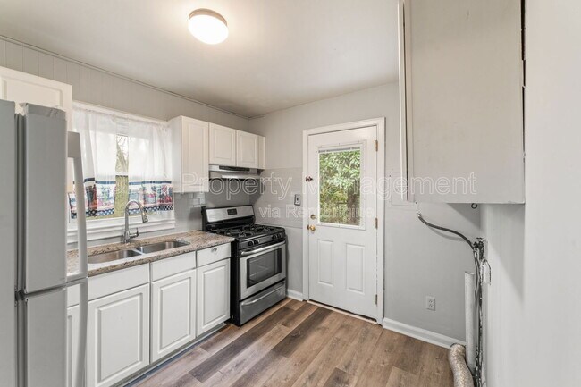 Building Photo - 575 Georgia Ave