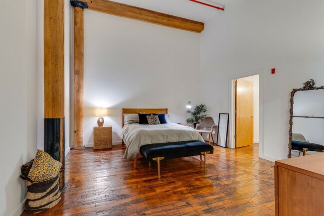 Building Photo - Amazing Germantown Loft in Historic Werthan Mills Lofts!
