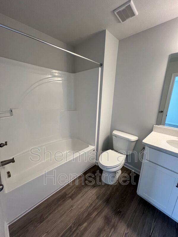 Building Photo - 5006 Mimosa Dr
