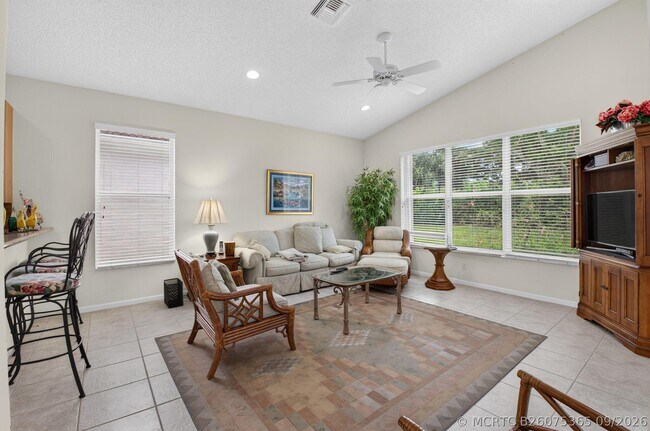 Building Photo - 11176 Ihilani Way