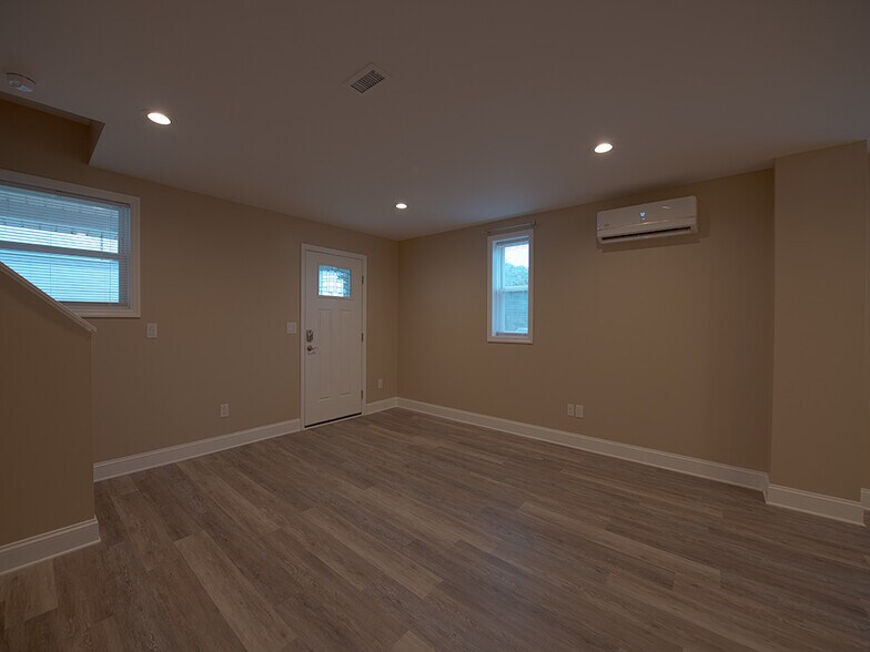 Building Photo - 43 E Bald Eagle St