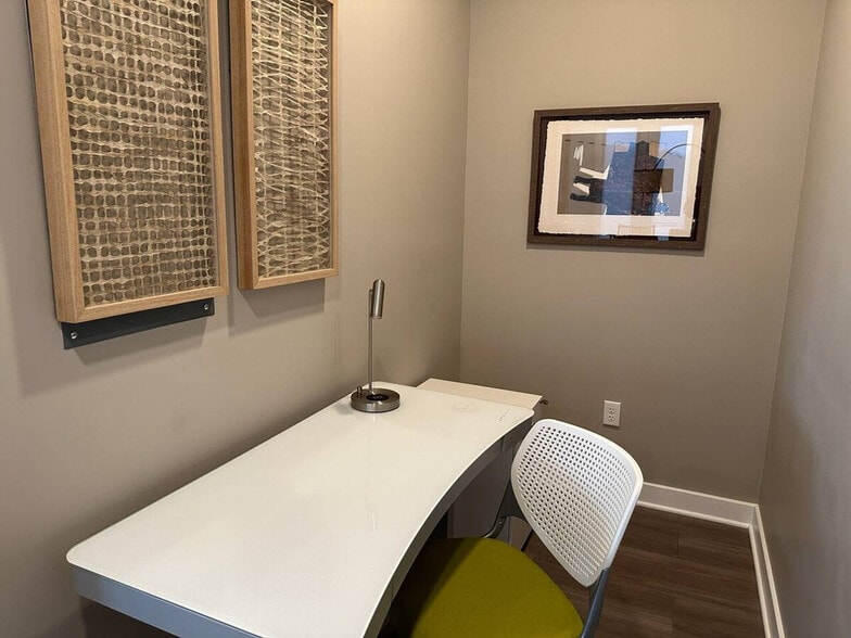 Building Photo - 630 S Goodman St